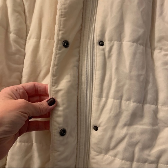 J. Jill Puffer Vest Quilted Velvet Cream Barley Women's Medium Petite Ivory - Picture 10 of 16